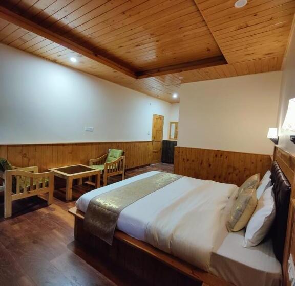 בית מלון כפרי The Woodpecker Inn Jibhi