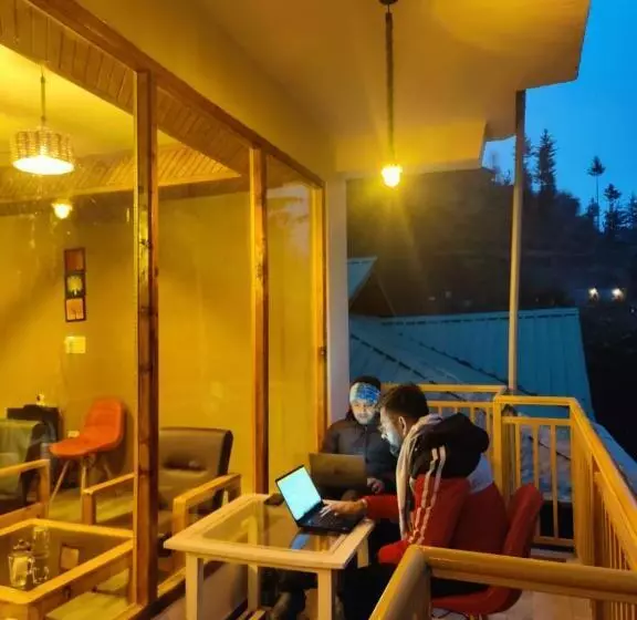 ホテル The Woodpecker Inn Jibhi