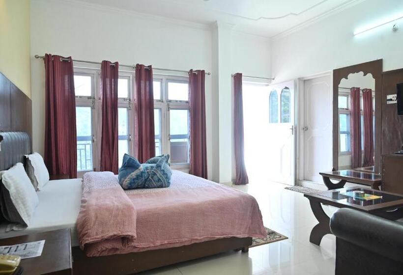 Hotel Vasundhara Palace