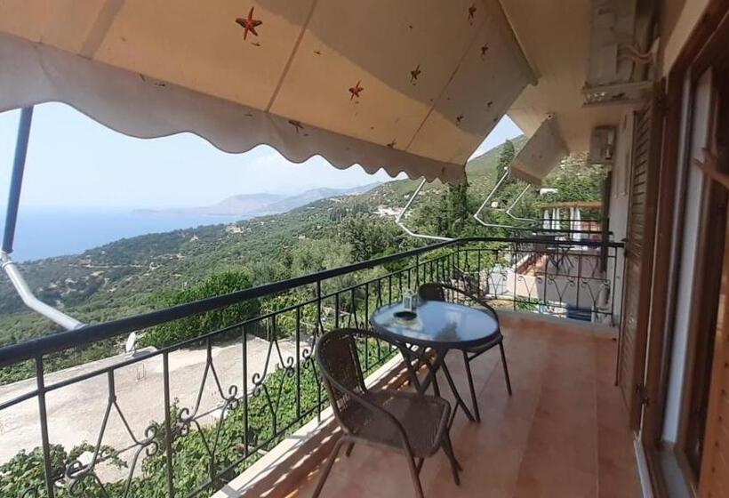 Пансион Rooms To Let Spiropali