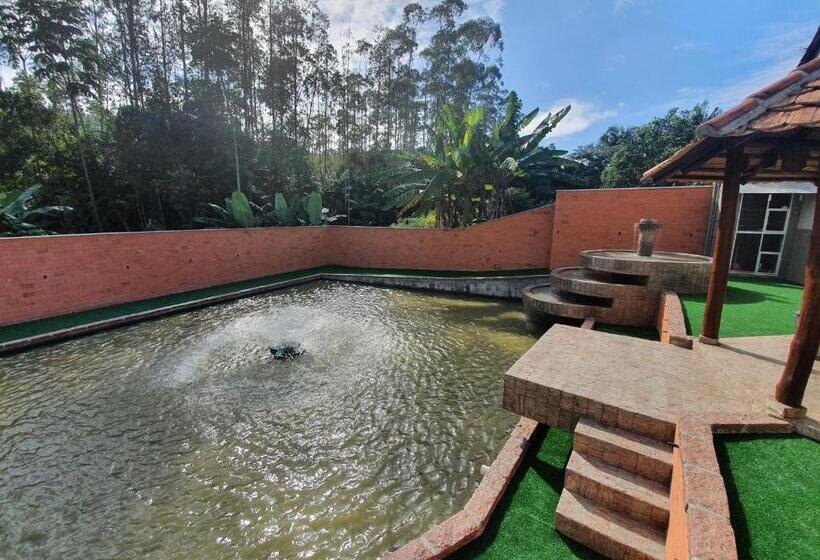 فندق صغير Tia Zani