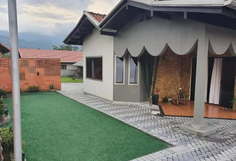 ユースホステル Tia Zani