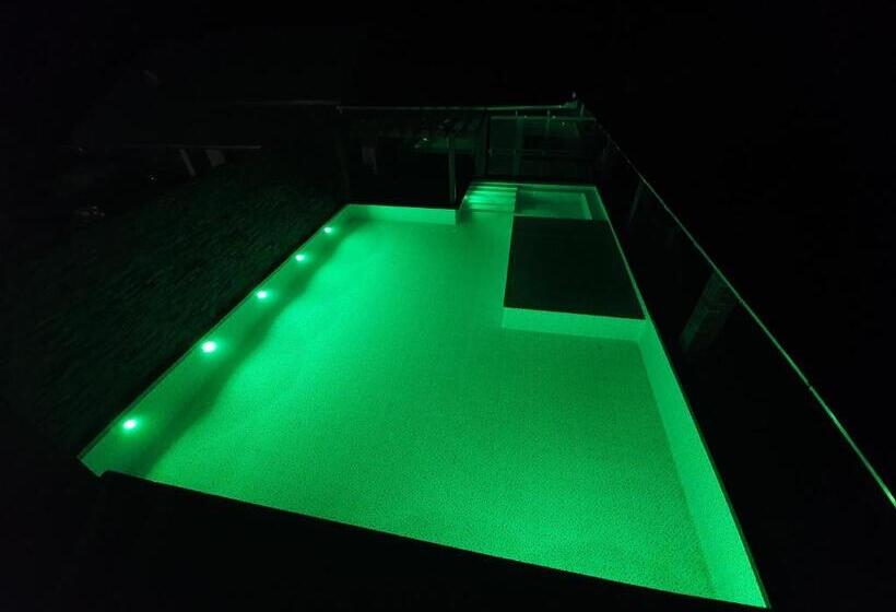 فندق صغير Tia Zani