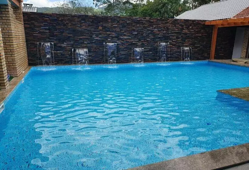 ユースホステル Tia Zani