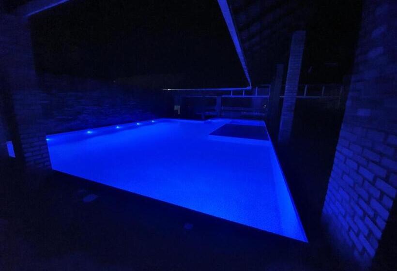 فندق صغير Tia Zani