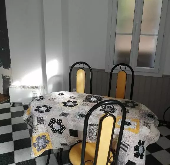 Aamiaismajoitus (B&B) Au Logis De Véchillot