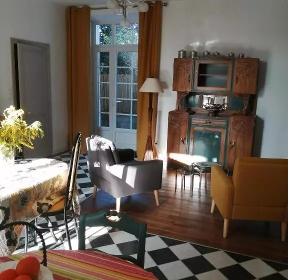 Aamiaismajoitus (B&B) Au Logis De Véchillot