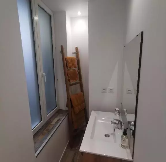 ベッドアンドブレックファースト La Chambre De Pousse