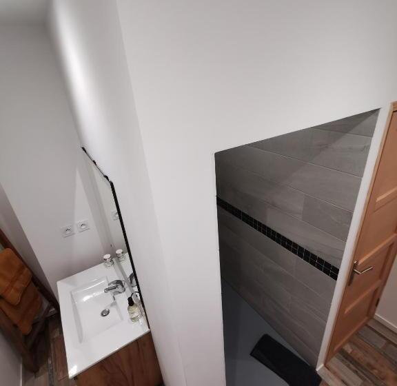 ベッドアンドブレックファースト La Chambre De Pousse