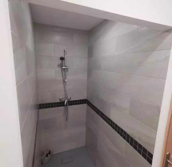 ベッドアンドブレックファースト La Chambre De Pousse