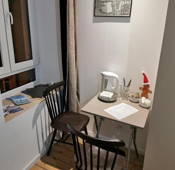 ベッドアンドブレックファースト La Chambre De Pousse