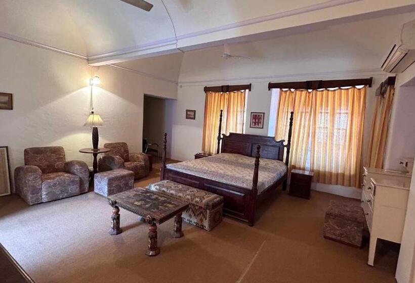 Отель Dundlod Fort