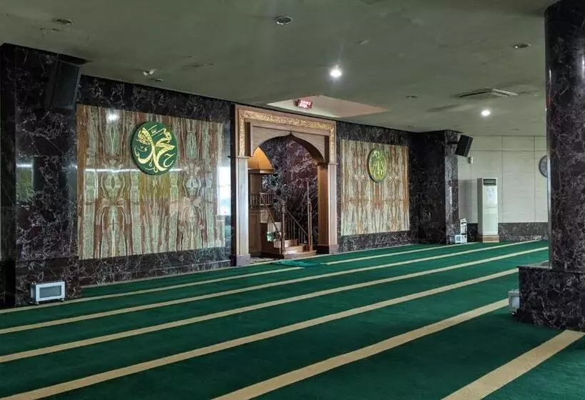 Hotelli Five Premiere