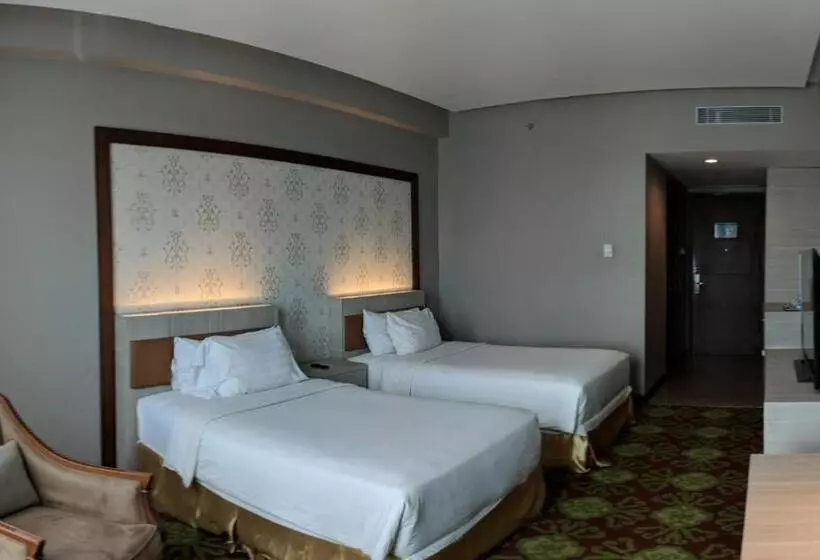 Hotelli Five Premiere