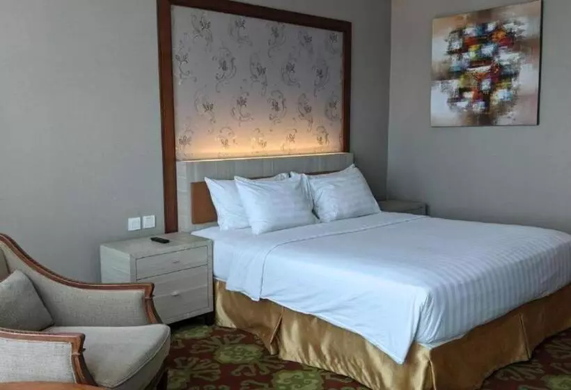 Hotelli Five Premiere