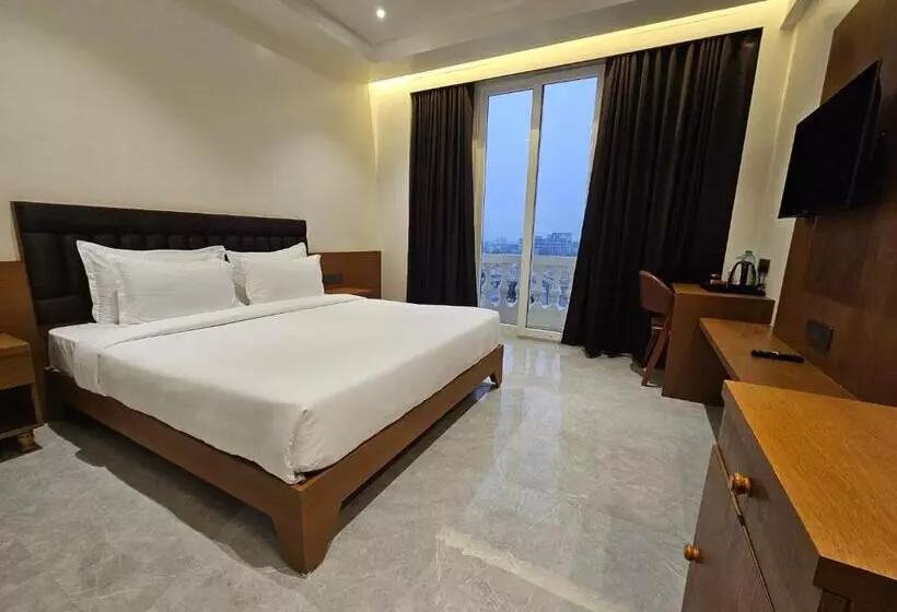 Hotelli The S Crown Somnath