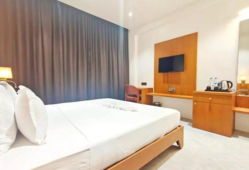 Hotelli The S Crown Somnath