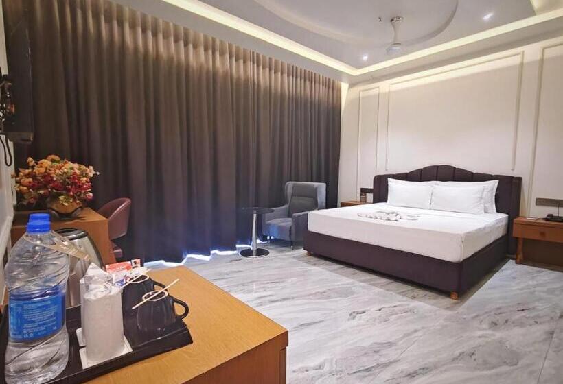 Hotel The S Crown Somnath