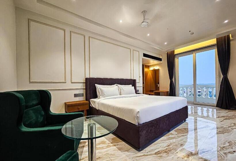 Hotel The S Crown Somnath