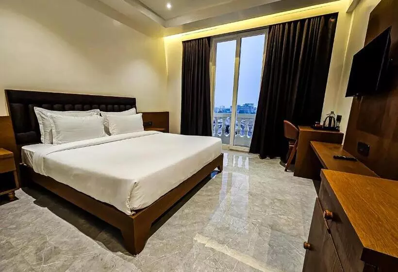 Hotelli The S Crown Somnath