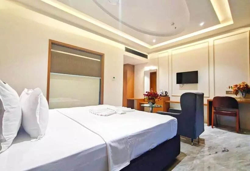 Hotelli The S Crown Somnath