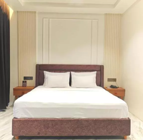 Hotelli The S Crown Somnath