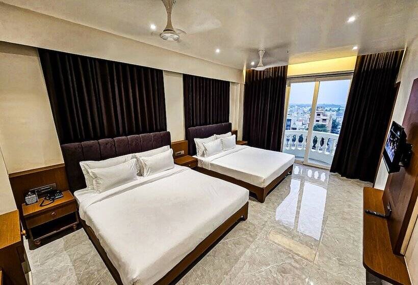 Hotel The S Crown Somnath