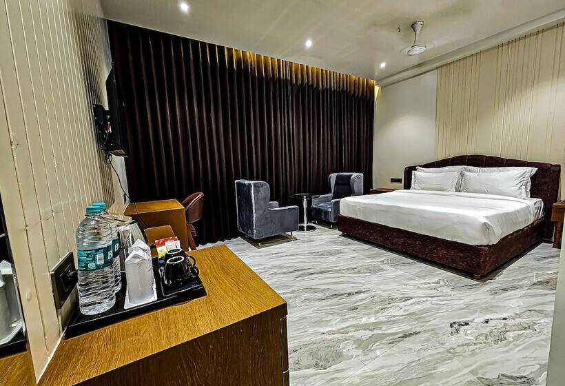 Hotel The S Crown Somnath