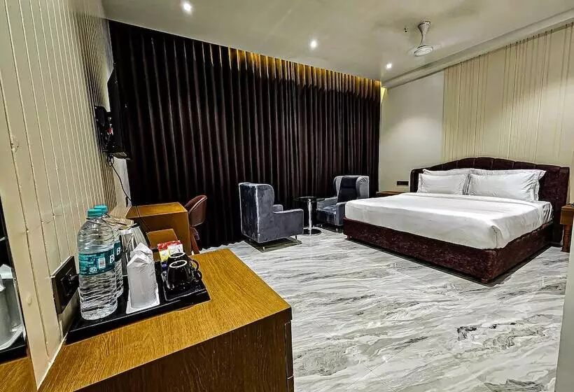 Hotelli The S Crown Somnath