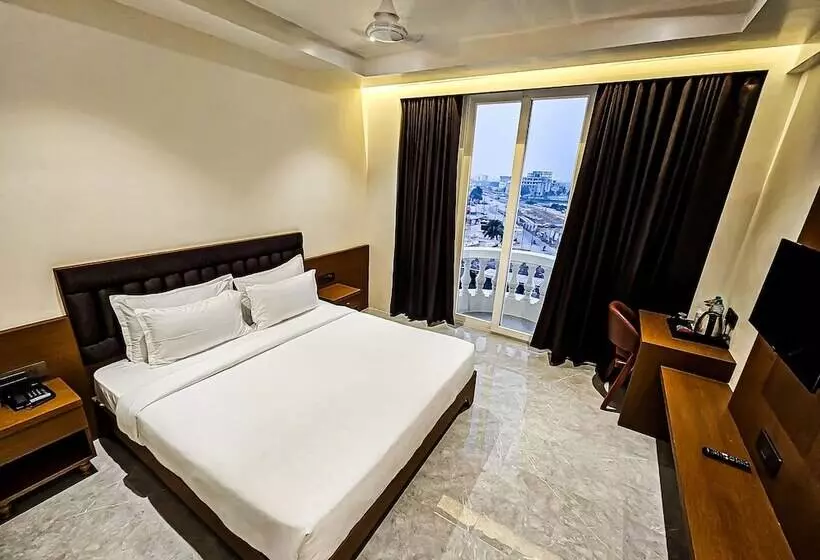 Hotelli The S Crown Somnath