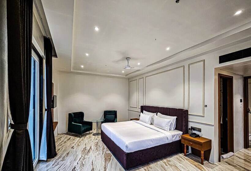 Hotel The S Crown Somnath