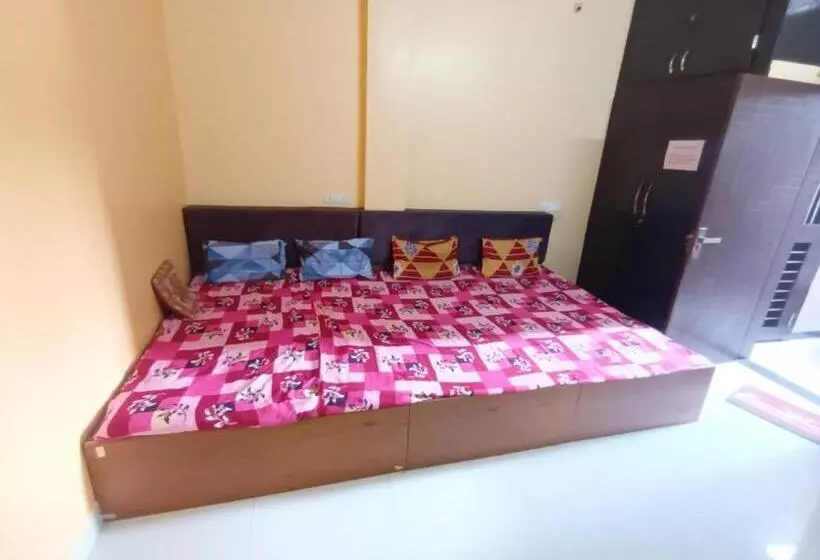 ペンション Anand Yatri Grah   Home Stay, Ujjain