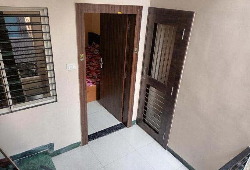 پانسیون Anand Yatri Grah   Home Stay, Ujjain