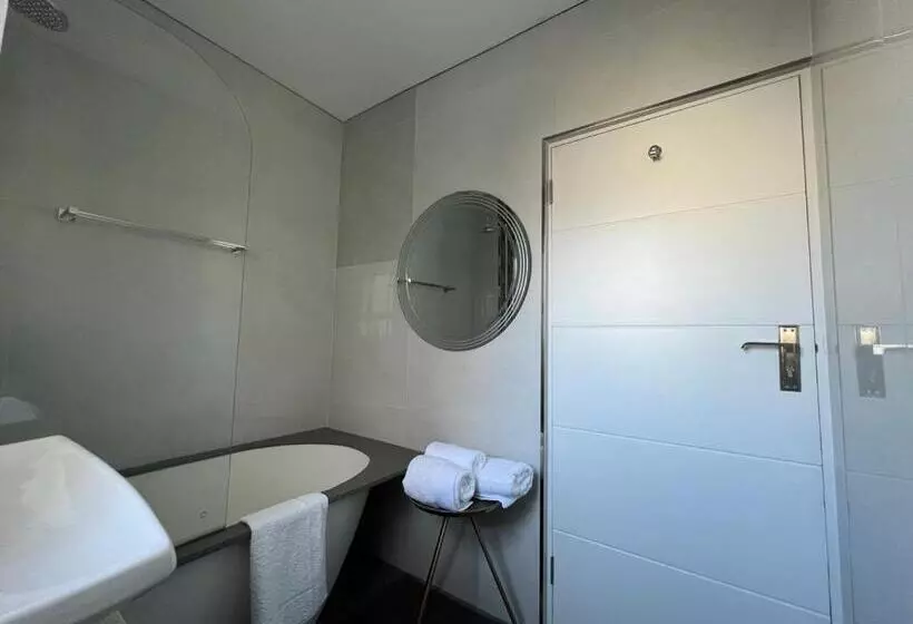 Majatalo Blou Beauty