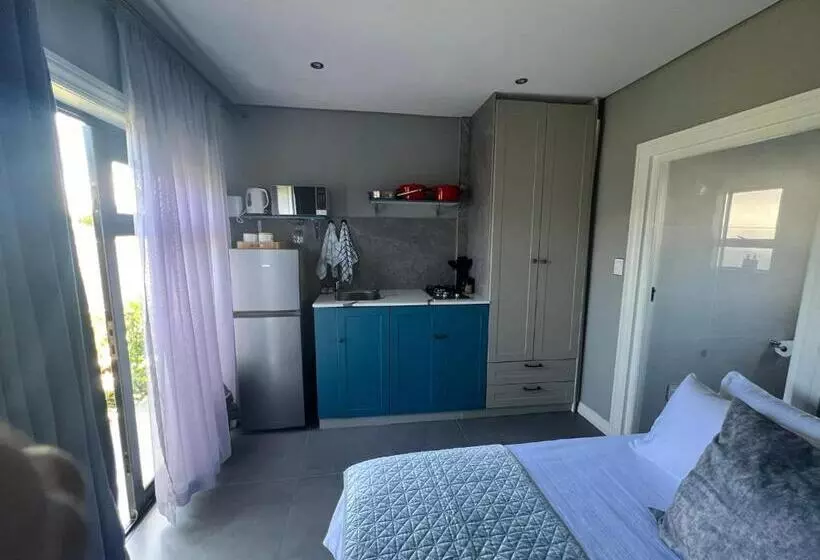 Majatalo Blou Beauty