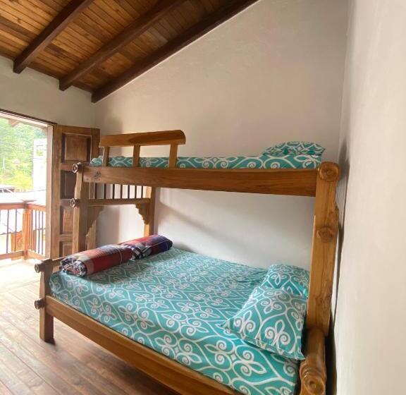 پانسیون Hostal Cabecirrufa