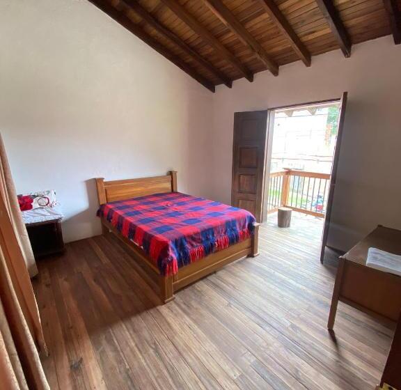 پانسیون Hostal Cabecirrufa