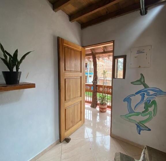 پانسیون Hostal Cabecirrufa