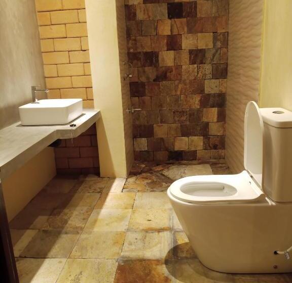 بنسيون The Brick Wonder