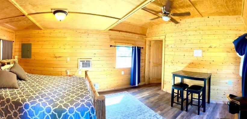 Triple G’s Resort   Cabin 11