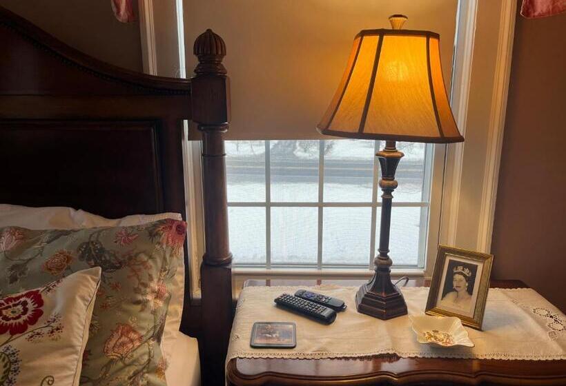 Antique1242 British Bed & Breakfast