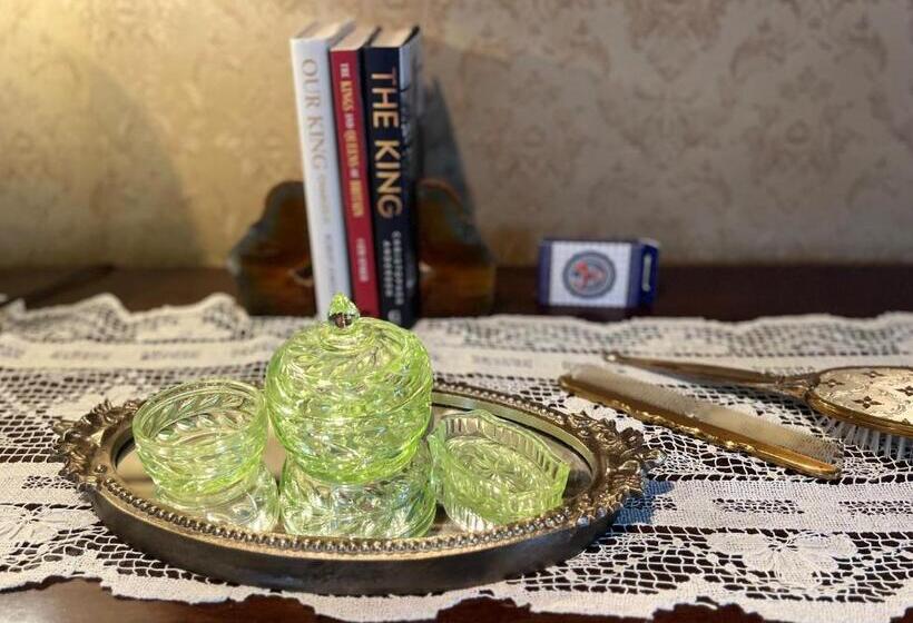 Antique1242 British Bed & Breakfast