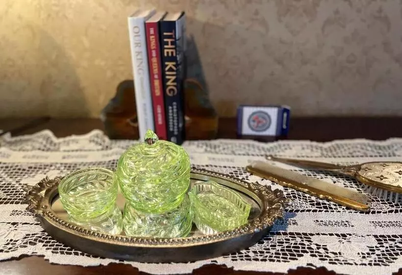 Antique1242 British Bed & Breakfast