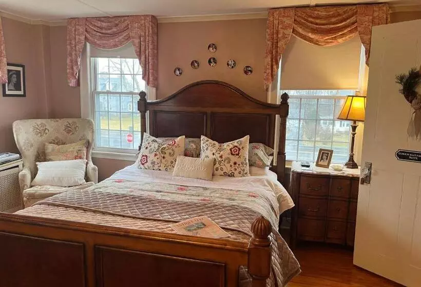 Antique1242 British Bed & Breakfast