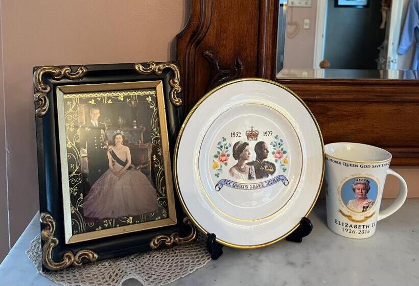 Antique1242 British Bed & Breakfast