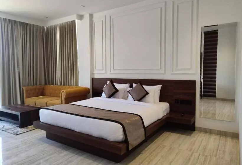 Baantalai Hotel And Resort