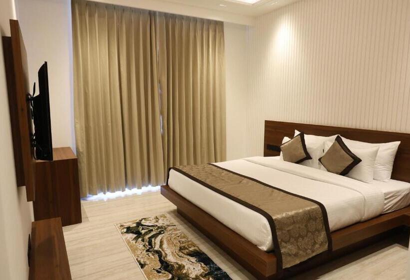 Baantalai Hotel And Resort