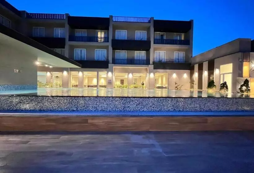 Baantalai Hotel And Resort