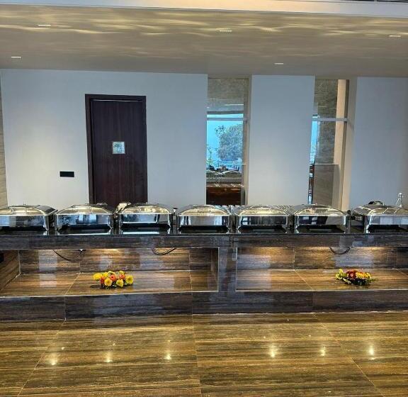 Baantalai Hotel And Resort