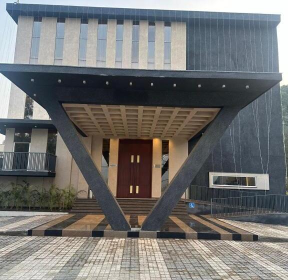 Baantalai Hotel And Resort